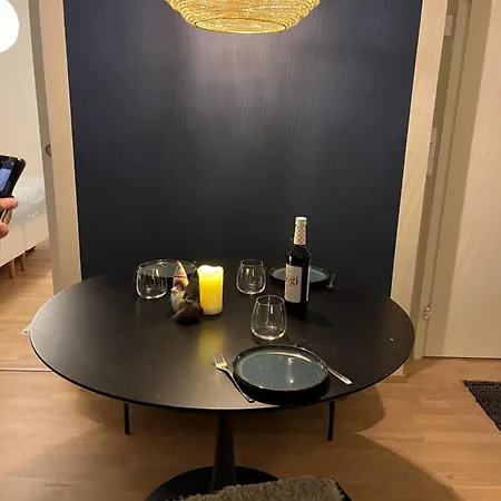 Bohemian Luxury With Private Sauna, Own Carparking, 3 Km From Airport Daire Vantaa