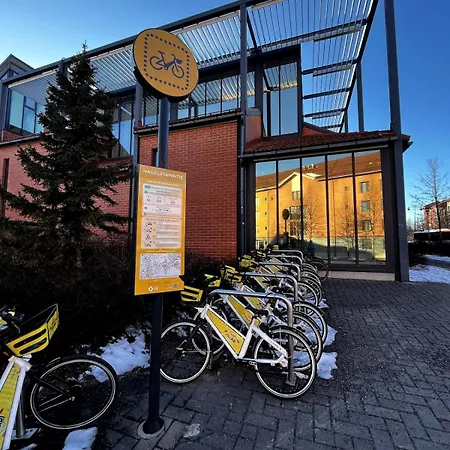 Bohemian Luxury With Private Sauna, Own Carparking, 3 Km From Airport Daire *