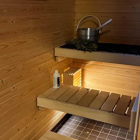 דירה Bohemian Luxury With Private Sauna, Own Carparking, 3 Km From Airport *