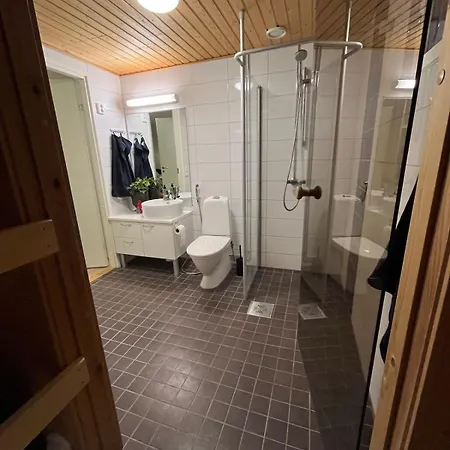 Bohemian Luxury With Private Sauna, Own Carparking, 3 Km From Airport דירה וואנטאה