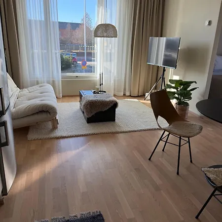 דירה Bohemian Luxury With Private Sauna, Own Carparking, 3 Km From Airport וואנטאה