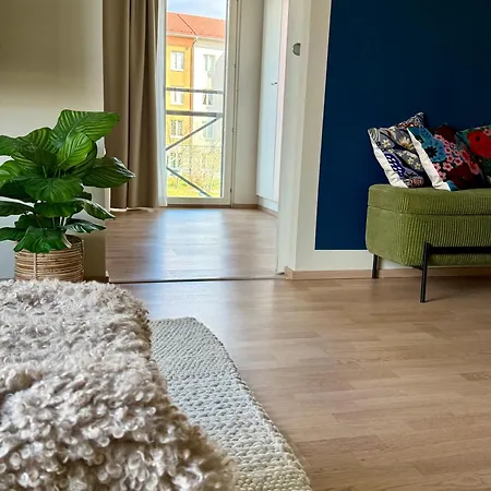 Daire Bohemian Luxury With Private Sauna, Own Carparking, 3 Km From Airport