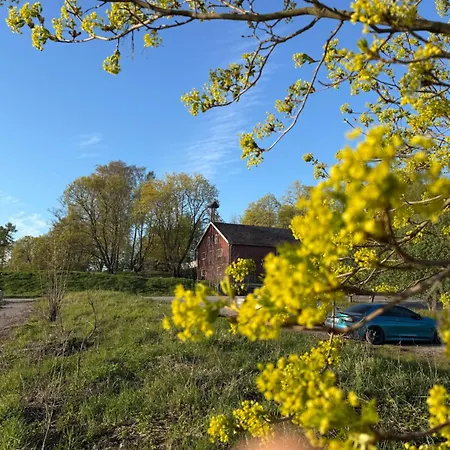 Bohemian Luxury With Private Sauna, Own Carparking, 3 Km From Airport Vantaa