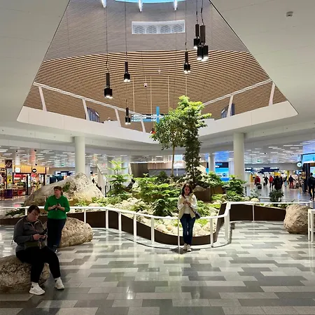 Bohemian Luxury With Private Sauna, Own Carparking, 3 Km From Airport Appartamento Vantaa