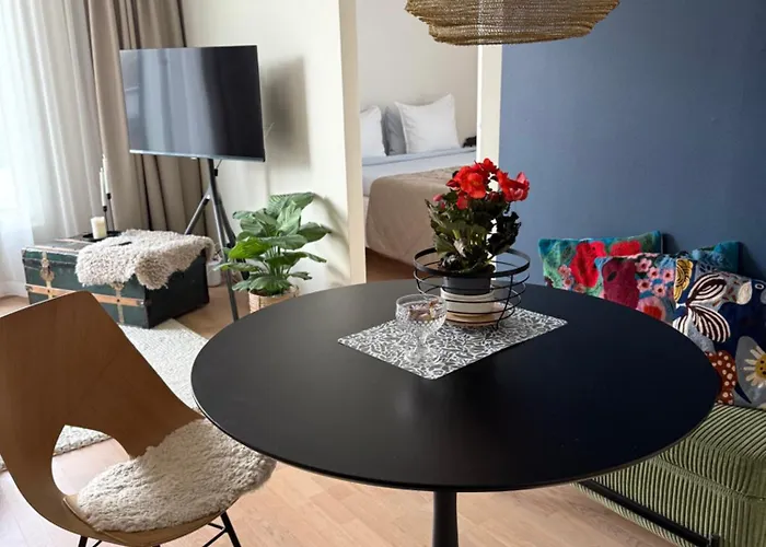 Bohemian Luxury With Private Sauna, Own Carparking, 3 Km From Airport Appartamento Vantaa